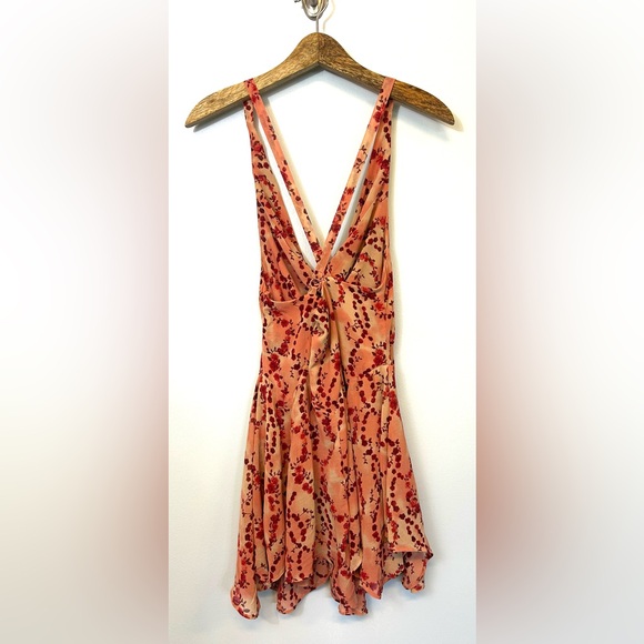 NWT Urban Outfitters‎ Marie Cowl Neck Dress Size Medium Pink Red Rose Romantic - Picture 5 of 9